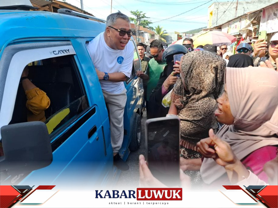 Ahmad Ali Blusukan di Pasar Simpong Banggai, Dukungan Pedagang Menguat