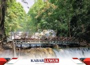 Pembangunan Jembatan Permanen di Air Terjun Piala Menuai Sorotan