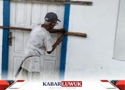 Ribut Masalah BLT, Warga Segel Kantor Desa Balaang