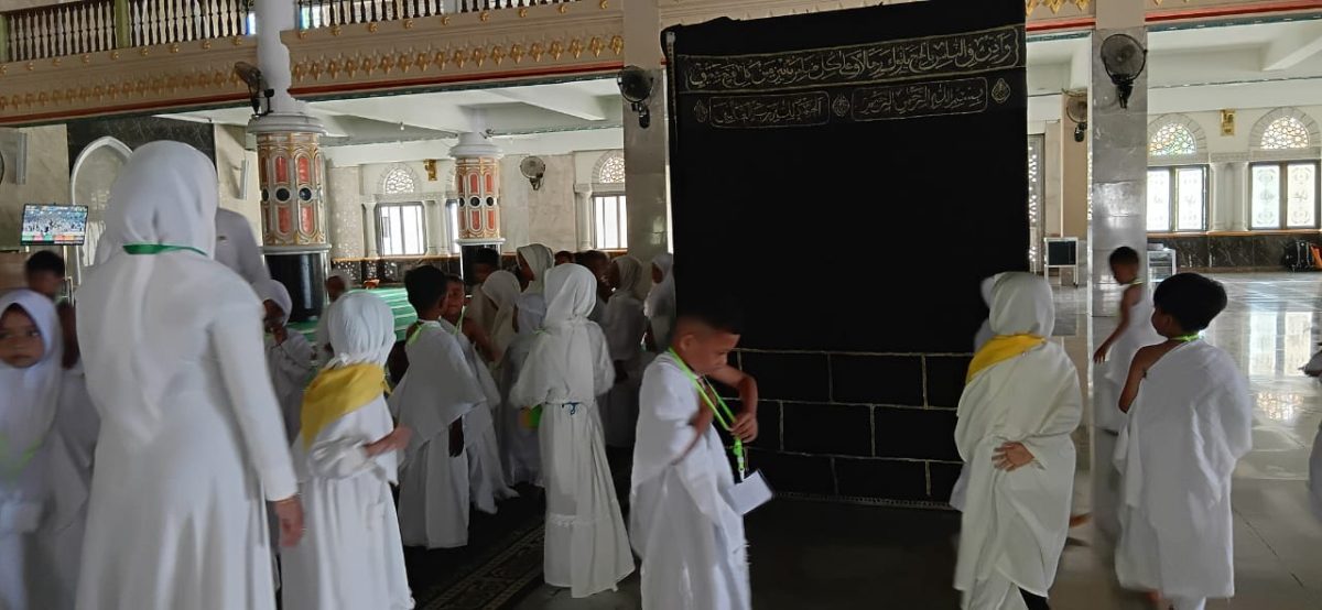 PAUD Kasih Ibu Kilongan Gelar Manasik Haji di Masjid Agung An Nur Luwuk