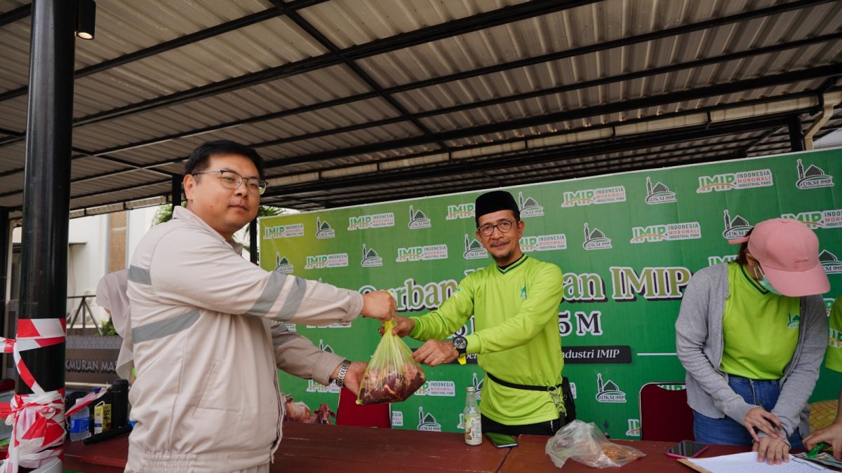 Idul Adha 1446H, DKM PT IMIP Bagikan 1.000 Paket Daging Kurban