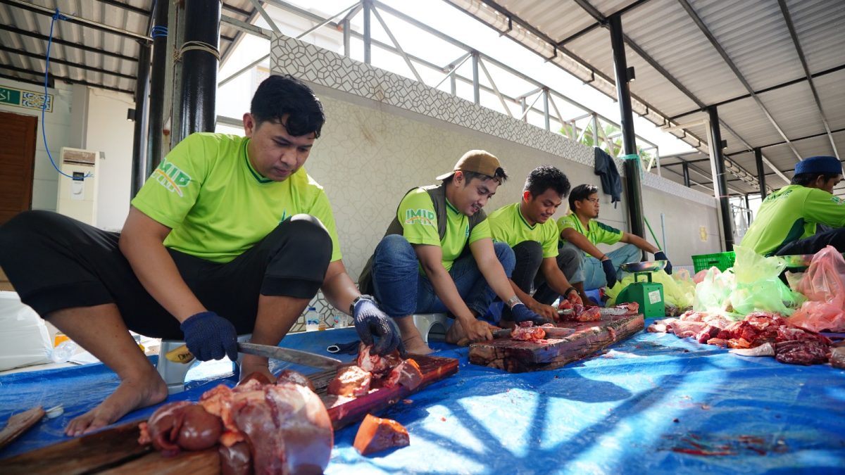 Idul Adha 1446H, DKM PT IMIP Bagikan 1.000 Paket Daging Kurban