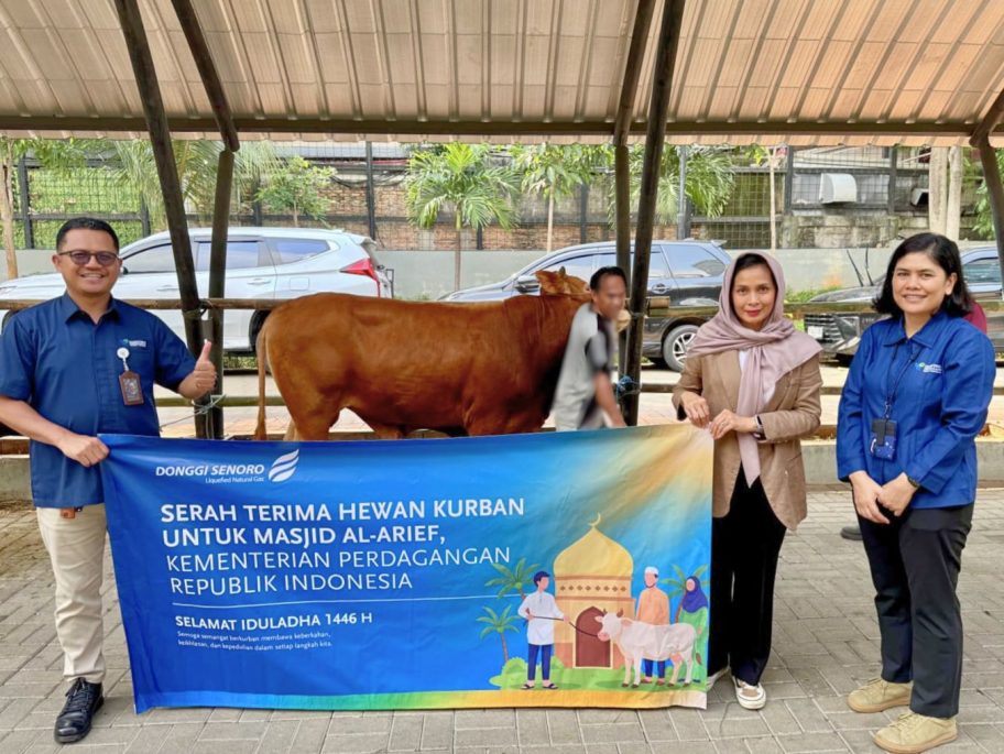 DSLNG Salurkan 19 Ekor Sapi Kurban Sambut Idul Adha 1446 H