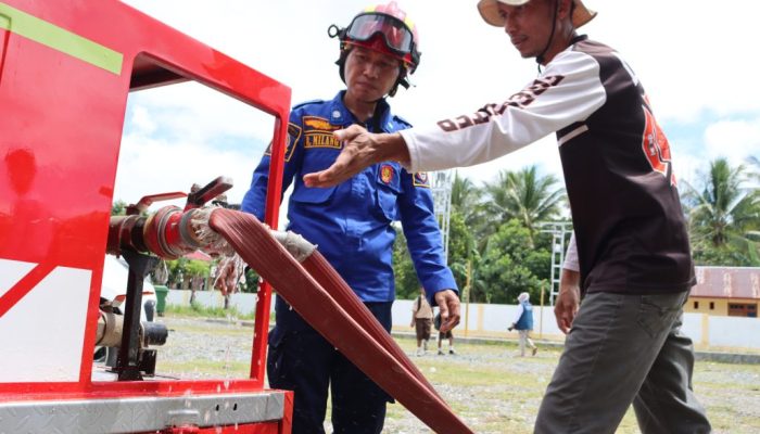 DSLNG Gelar Pelatihan Pencegahan dan Penanggulangan Kebakaran di Desa Uso