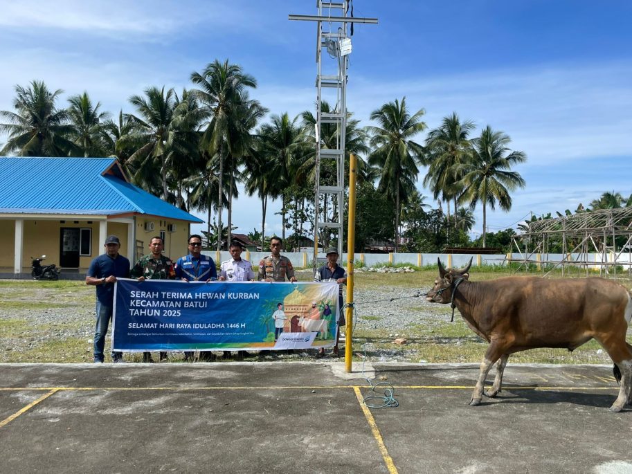 DSLNG Salurkan 19 Ekor Sapi Kurban Sambut Idul Adha 1446 H