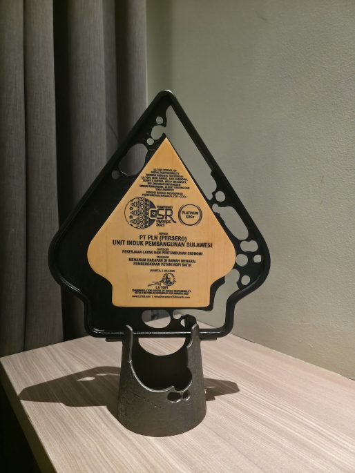 Program Elektrifikasi Pertanian PLN UIP Sulawesi Raih Penghargaan Tertinggi di Nusantara CSR Awards