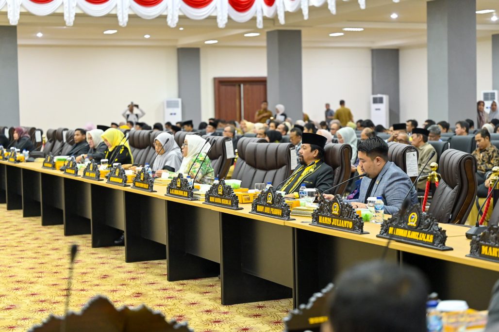 Pemerintah Provinsi Sulawesi Tengah Gelar Rapat Paripurna Penyampaian Laporan Realisasi APBD Semester I dan Rancangan Perubahan APBD 2025