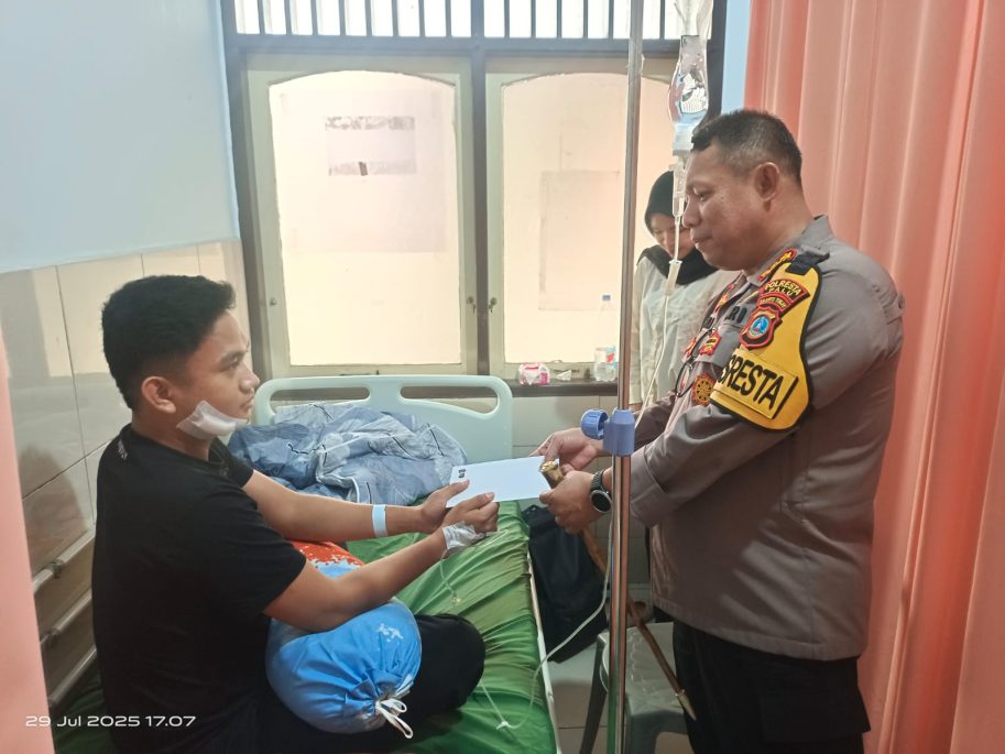 Kapolresta Palu Jenguk Personil Jagoar di RS Bhayangkara akibat Insiden Penggerebekan Narkoba