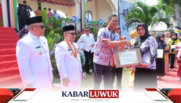 JOB Tomori Serahkan Bantuan Laptop untuk Tingkatkan Kualitas Pembelajaran di Banggai