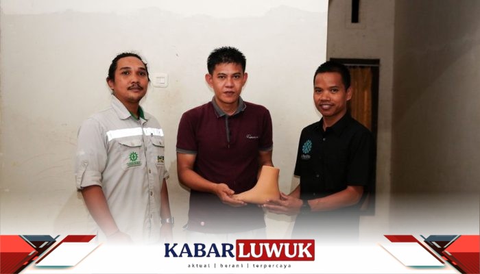 Peduli Disabilitas, PT IMIP Berikan Bantuan Kaki Palsu