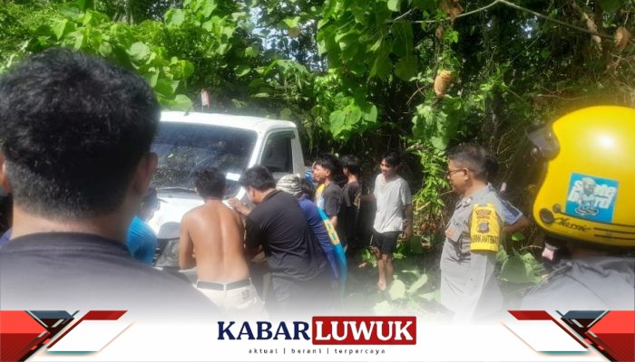 Melaju Kecepatan Tinggi, Mobil Pick Up Laka Tunggal di Luwuk Timur