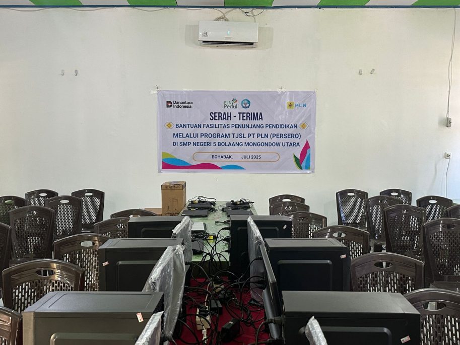 PLN UIP Sulawesi Salurkan Bantuan Fasilitas TIK untuk SMP Negeri 5 Bolaang