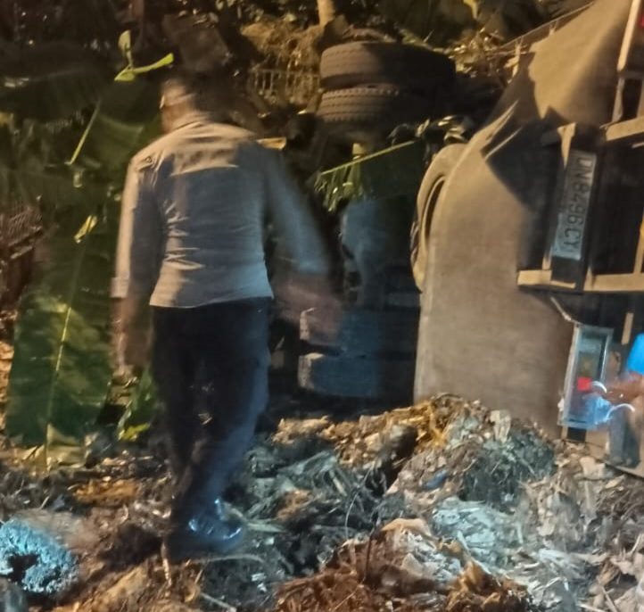 Truk Muat Limbah Sawit Masuk Jurang di Batui Banggai