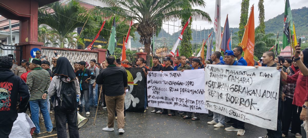 Golkar Dinilai Takut Temui Massa Aksi, 11 Aleg DPRD Banggai Kompak Tak Hadir