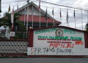 Mahasiswa Sebut DPRD Banggai “Pengkhianat Rakyat”, Ketua DPRD Tak Berani Temui Massa