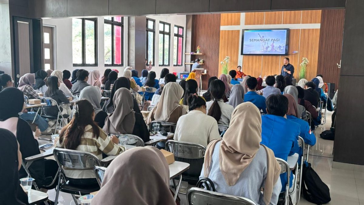 Bicara CSR, DSLNG Hadir di Fakultas Ekonomi dan Bisnis Untad Palu