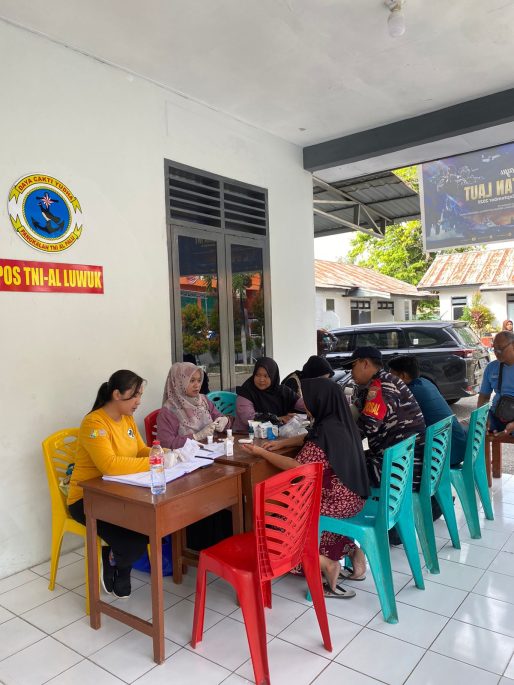 POS AL Luwuk Bersama Saka Bahari Banggai Gelar Baksos dan Bakkes