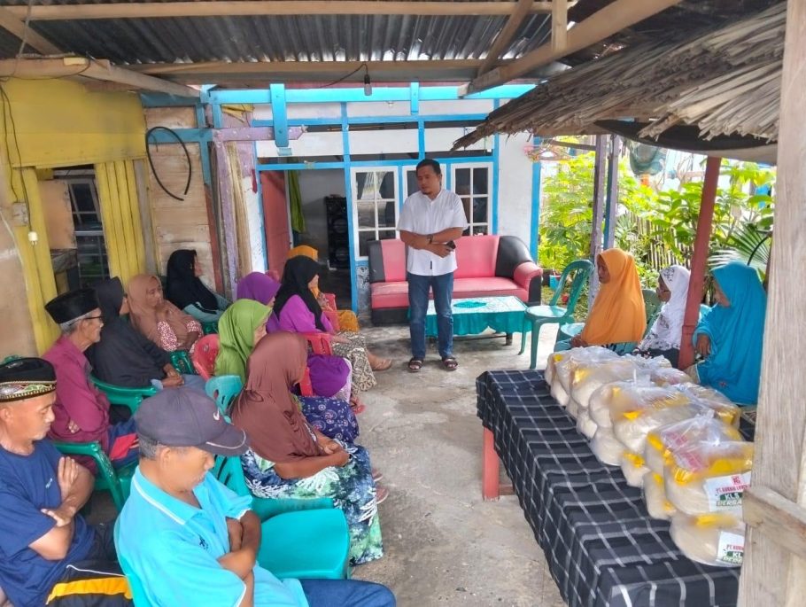 Inflasi, Aleg Gerindra Bersama Keluarga Murad Husain Salurkan Bantuan Sembako di Banggai