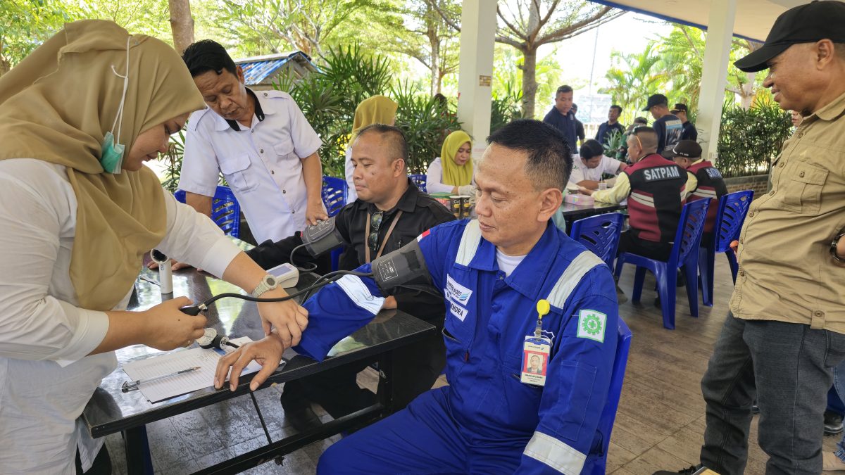 Dukung Pola Hidup Sehat Karyawan,DSLNG Hadirkan Pemeriksaan dan Penyuluhan Kesehatan bagi Personil Keamanan