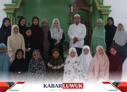 Wardani Murad Salurkan Zakat di Ponpes Alkhairat Luwuk, Beri Pesan Motivasi kepada Santri