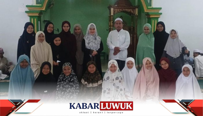 Wardani Murad Salurkan Zakat di Ponpes Alkhairat Luwuk, Beri Pesan Motivasi kepada Santri