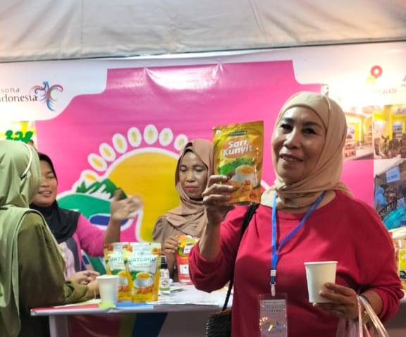 JOB Tomori Bina Kalisbatan, Emak-Emak Batui Bangkitkan Ekonomi Keluarga