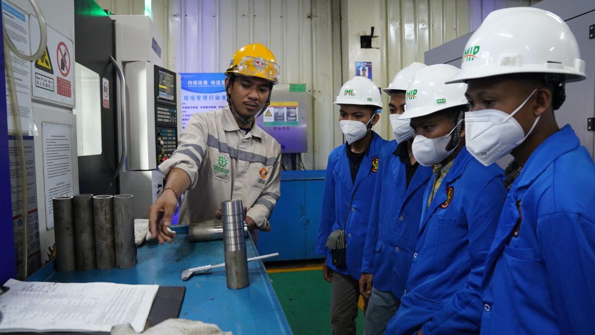 150 Mahasiswa Untad Belajar Hilirisasi Industri di IMIP