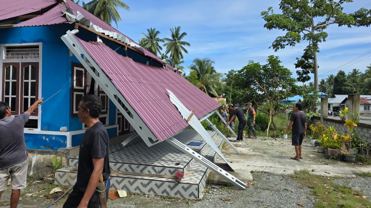 Puting Beliung Terjang 7 Bangunan di Bunta, Banggai, Polisi Minta Warga Waspada