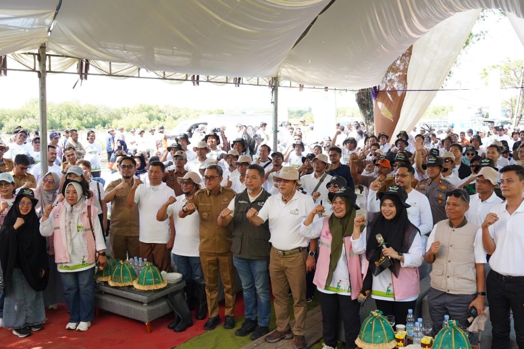 PLN Se-Regional Makassar Tanam 10.150 Pohon untuk Perkuat Ketahanan Pesisir Kabupaten Jeneponto