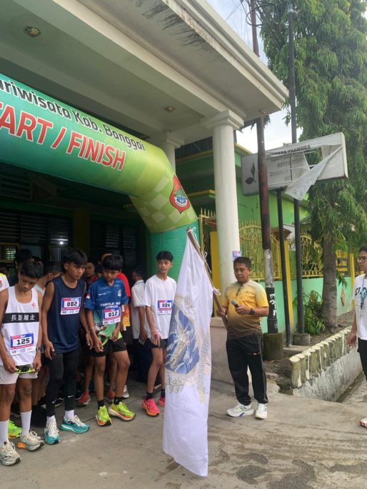 SMA Negeri 3 Luwuk Sukses Gelar Fun Run Perdana dalam Rangka Classmeet SMANTIL 2025