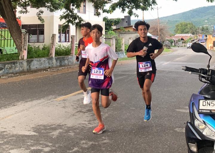 SMA Negeri 3 Luwuk Sukses Gelar Fun Run Perdana dalam Rangka Classmeet SMANTIL 2025