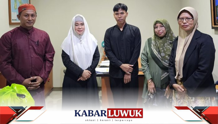 Wardani Murad Beri Beasiswa Santri Alkhairat Luwuk Kuliah di Al Azhar Kairo