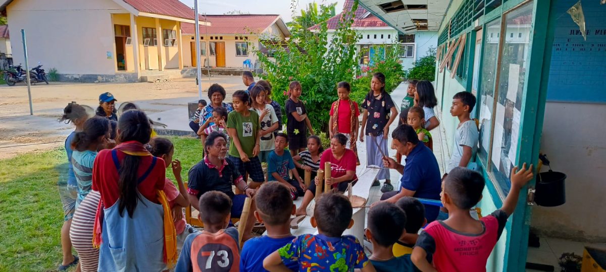 Pengenalan Budaya Sejak Dini, Kelompok Seni Budaya dan Adat Malanggong Gelar Pelatihan untuk Siswa SDN Inpres Malanggong