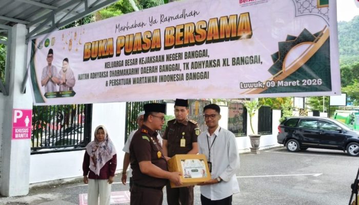 Kejaksaan Negeri Banggai Gelar Buka Puasa Bersama IAD, Guru TK dan Wartawan