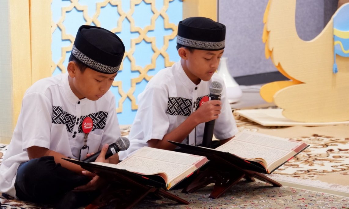 Hangatnya Ramadhan, DSLNG Berbagi Kebahagiaan Bersama Anak Yatim