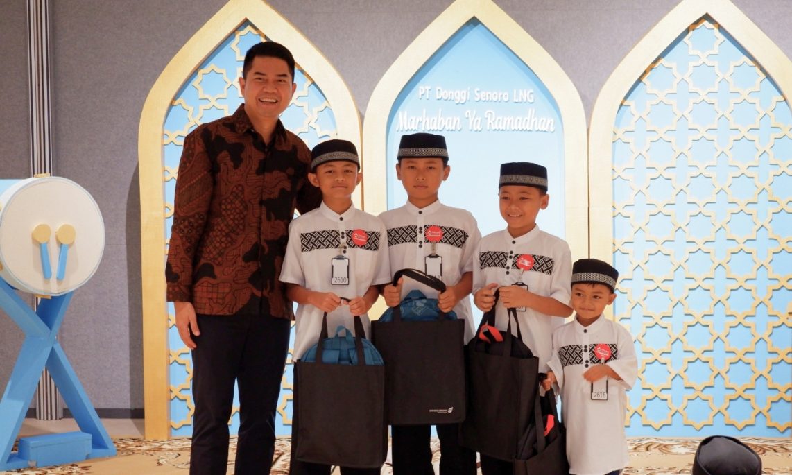 Hangatnya Ramadhan, DSLNG Berbagi Kebahagiaan Bersama Anak Yatim