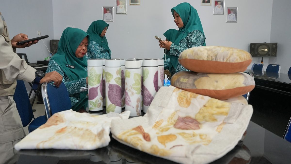 IMIP Inisiasi Kerajinan Ecoprint, Pacu Ekonomi Kreatif Lokal