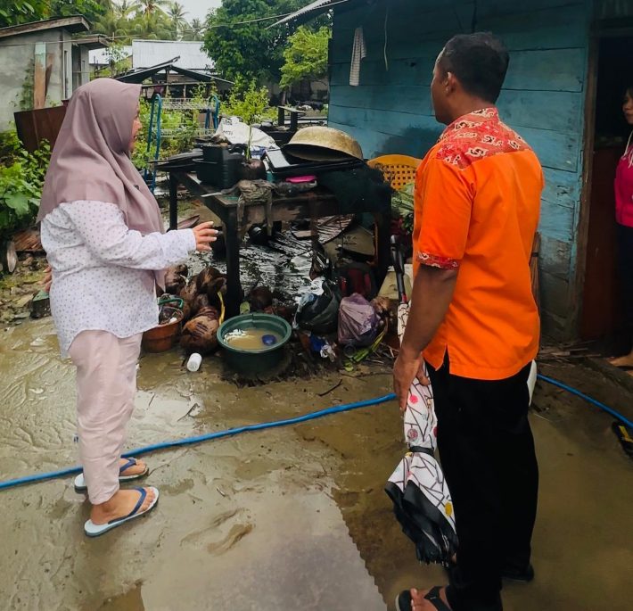 Gerak Cepat, Gerindra Banggai Kunjungi Korban Banjir di Batu Mandi Balantak Utara