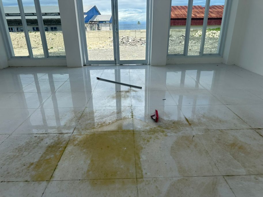 Proyek Kolam Renang Rp15 Miliar Tahap 1 Menuai Sorotan, Pipa Retak Atap Roboh
