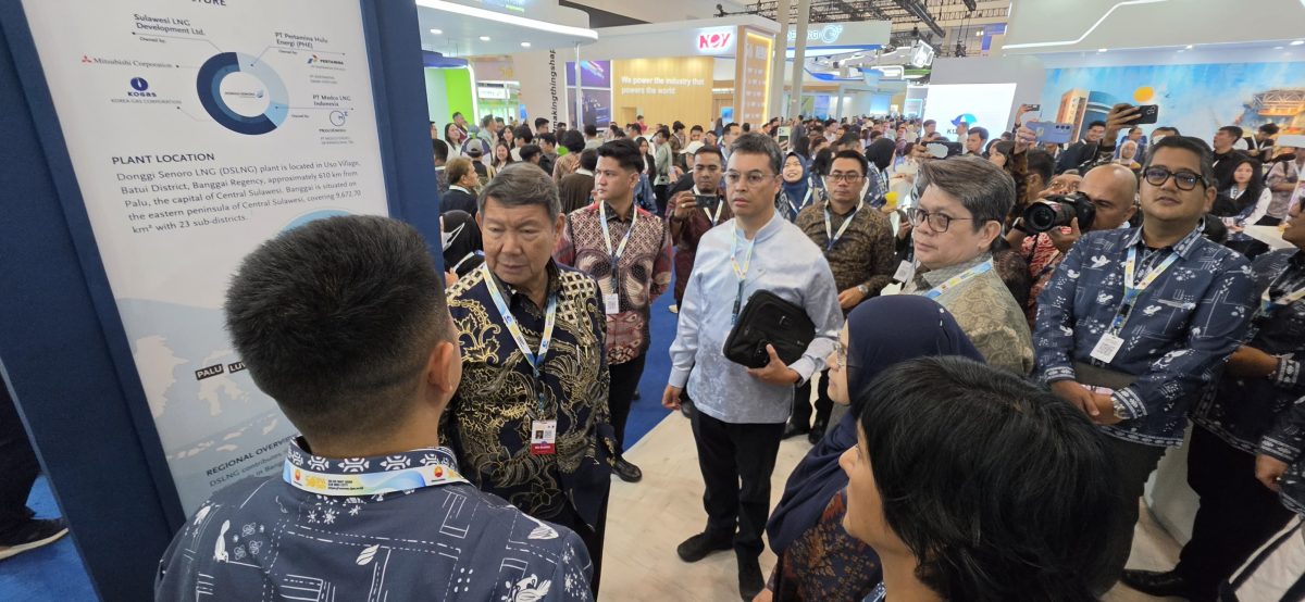 Hashim Djojohadikusumo Kunjungi Booth DSLNG di IPA Convex 2026