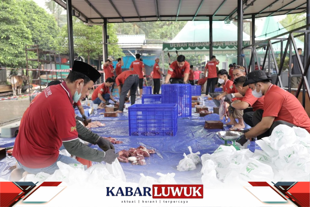 IMIP Bagikan 1.800 Paket Daging Kurban untuk Warga Bahodopi
