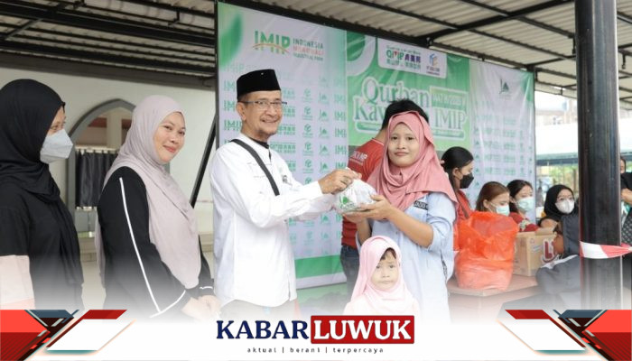 IMIP Bagikan 1.800 Paket Daging Kurban untuk Warga Bahodopi