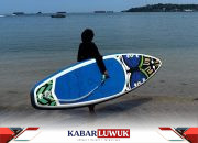 Serunya Naik Paddle Board di Pantai Nirwana Padang