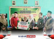 Keluarga Almarhum Murad Husain Salurkan Bantuan Rp100 Juta untuk Ponpes DDI Midaarul Ulum Luwuk Utara