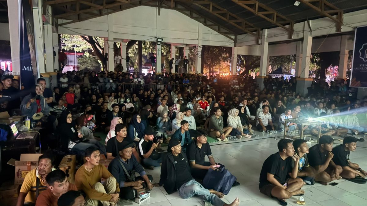 Senator Andhika Mayrizal Amir Gelar Nobar Final Piala Dunia 2026, Ratusan Warga Luwuk Padati Gelora
