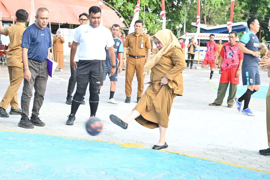 Meriahkan HUT ke-81 RI, Wagub Reny Jadikan Sepak Bola Dangdut Ajang Silaturahmi ASN