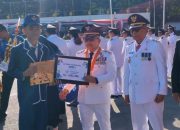 Bupati Banggai Serahkan Hadiah Lomba Rangking Satu PT PAU di HUT RI Ke-81