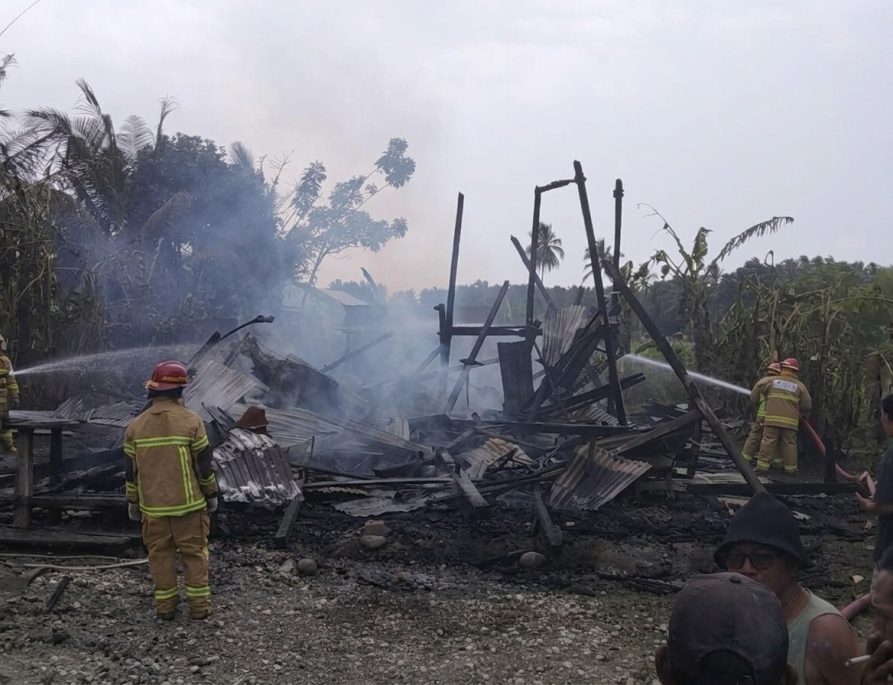 PT Pertamina EP Donggi Matindok Field Gerak Cepat Bantu Padamkan Kebakaran Rumah Warga di Kelurahan Bakung
