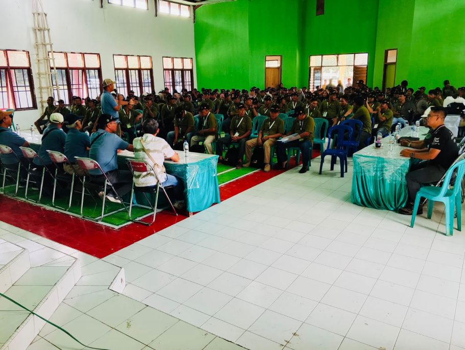 Dorong Peningkatan Ekonomi, PT KLS Latih Ratusan Petani Plasma Budidaya Kelapa Sawit