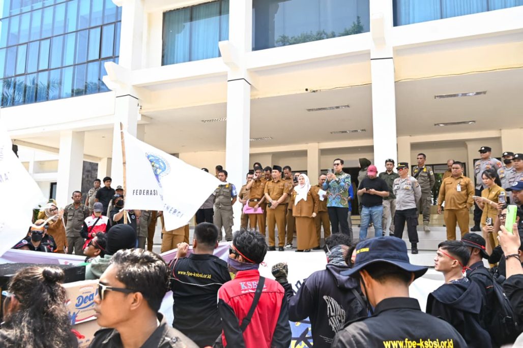 Terima Aspirasi Buruh KSBSI, Wagub Reny Dorong Mediasi dengan PT NNI